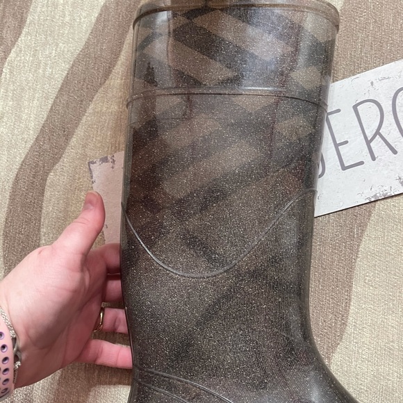 Burberry size 38 boots 👑* - Picture 3 of 7